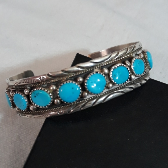 Navajo Sterling silver with Gorgeous turquoise Stones cuff bracelet - Picture 3 of 11
